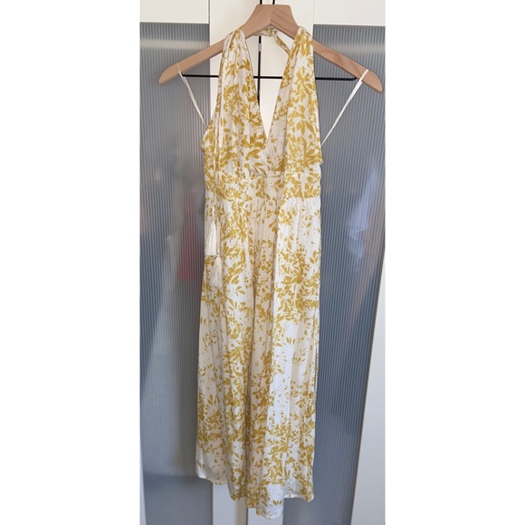 Beautiful Floral Dress - Picture 4 of 15